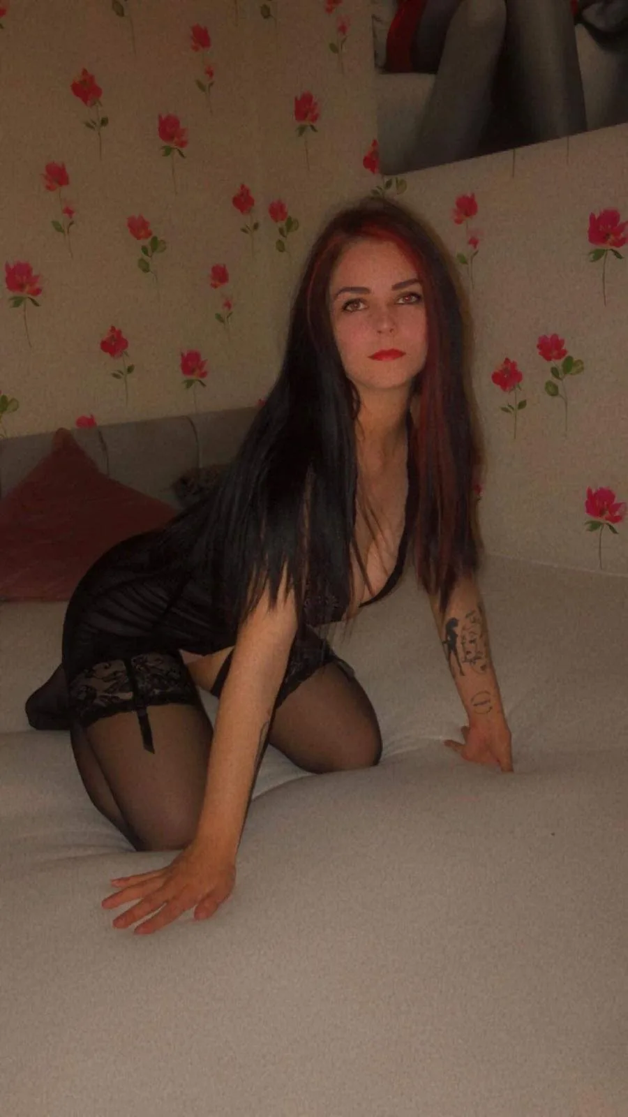 Ariana 19 Hot Top escort Berlin